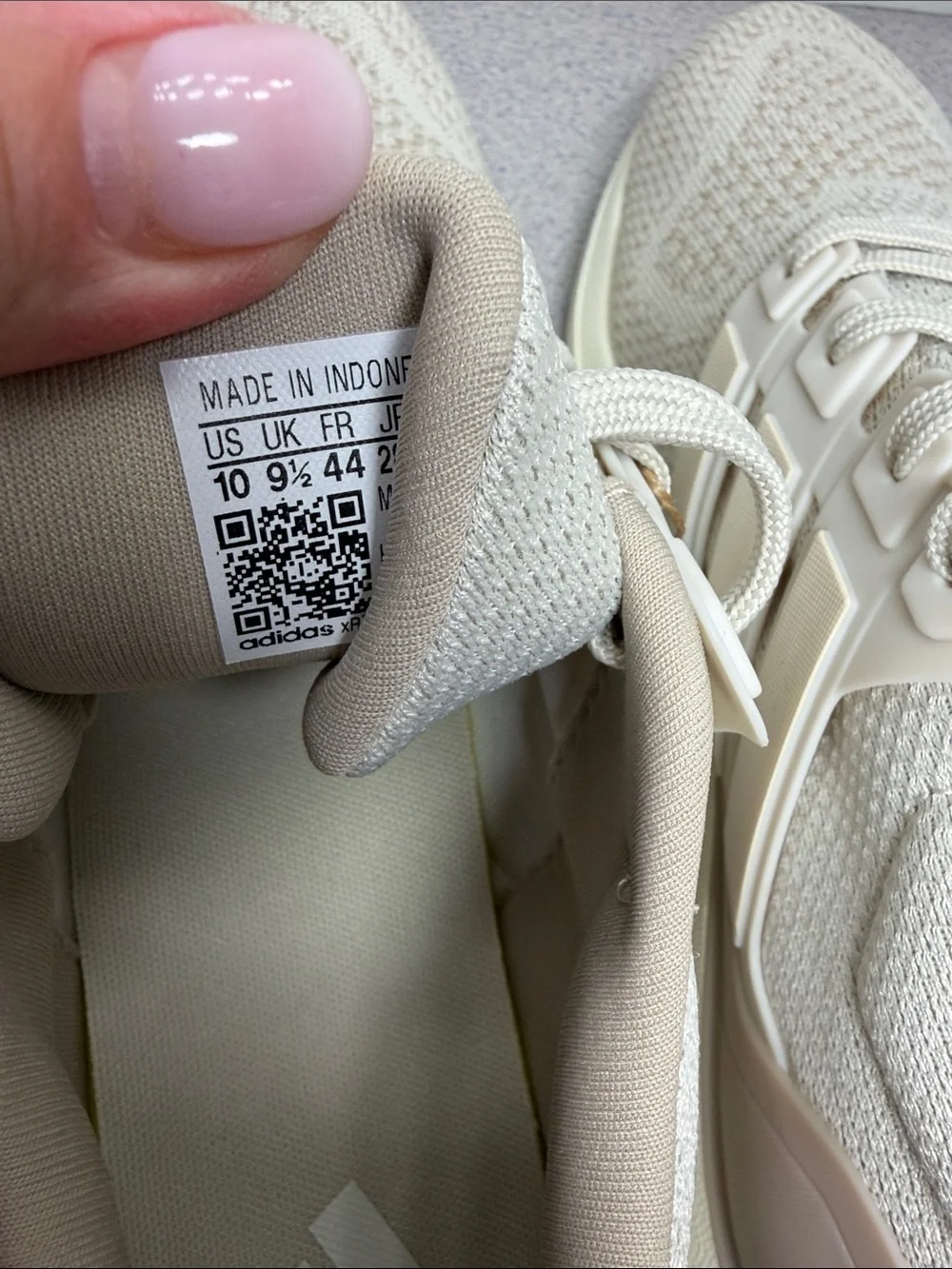 adidas Men’s Lightweight Knit Sneakers in Light Beigey/oatmeal